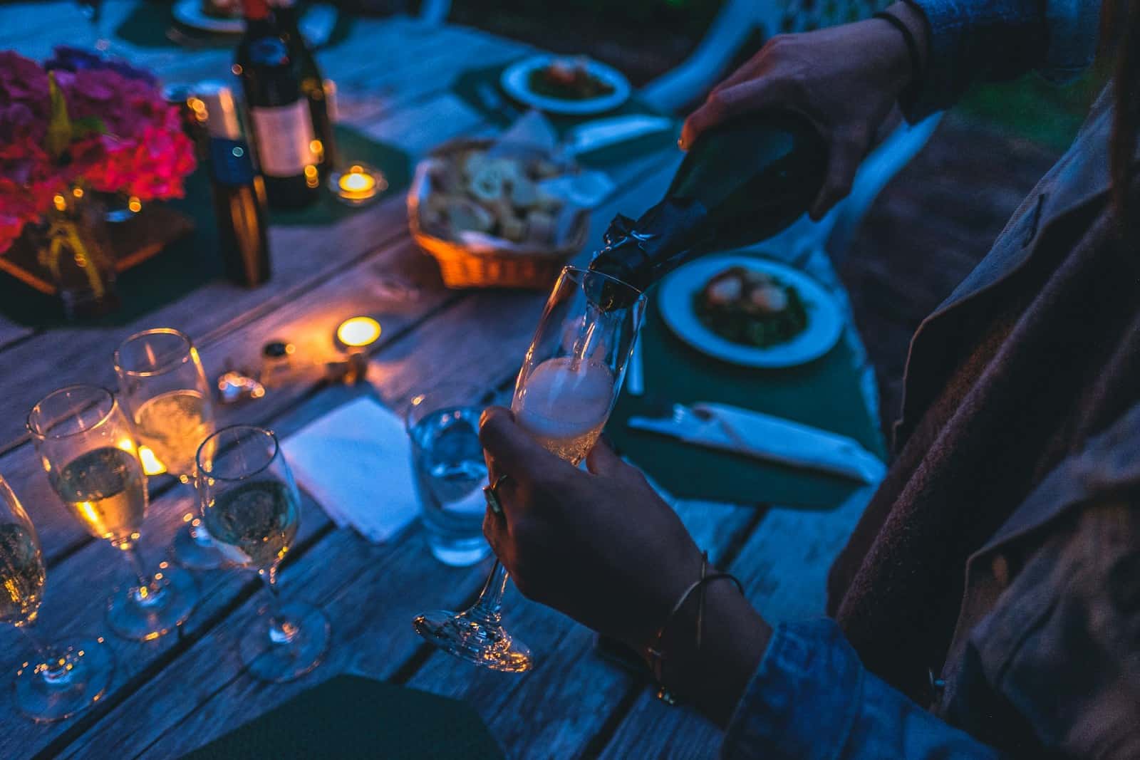 How to Eat Healthy on Holiday Without Guilt